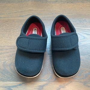 Foamtread slippers size 9- very good cond